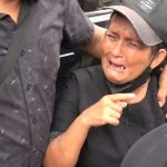 Tangis Ibu Pecah Saat Reka Adegan Pembunuhan di MT Haryono, Tuntut Pelaku Dihukum Mati