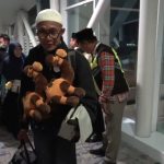 Jemaah Haji Samarinda Pulang Bawa Boneka Unta, Jadi Oleh-Oleh Unik untuk Cucu dan Anak