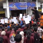 Mahasiswa Soroti Kebijakan Energi dan Keamanan Kota dalam Aksi di DPRD Balikpapan